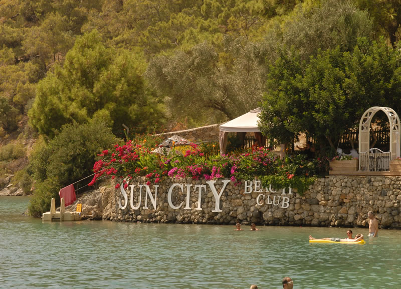 Sun City Hotel & Beach Club 