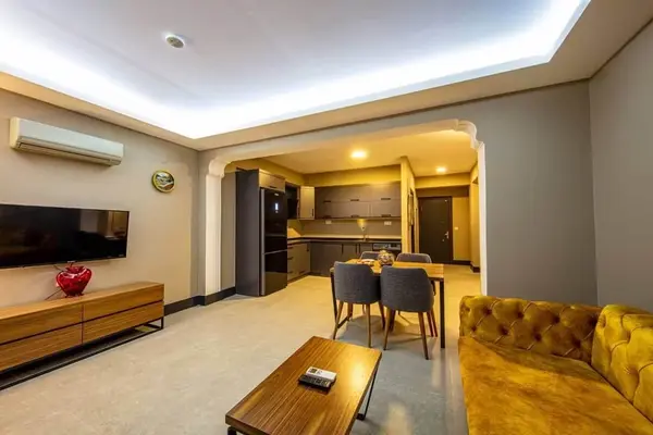 Tropical Suites Hotel