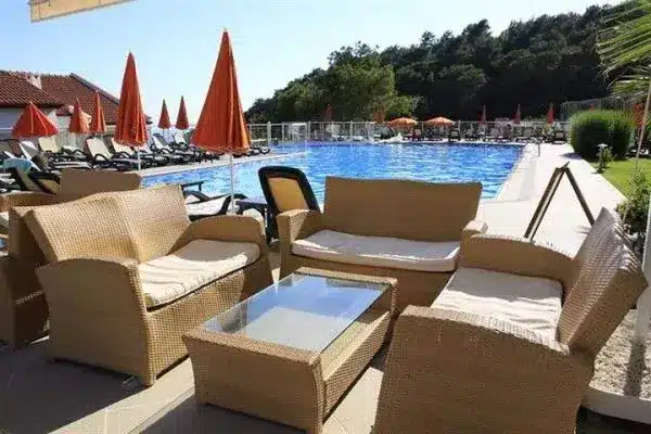 Tropical Suites Hotel