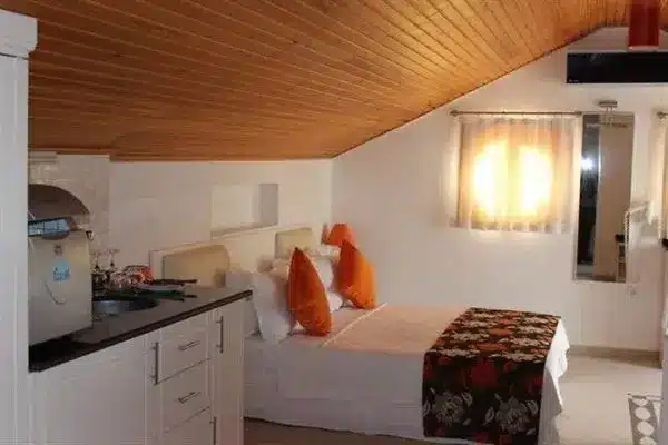 Tropical Suites Hotel