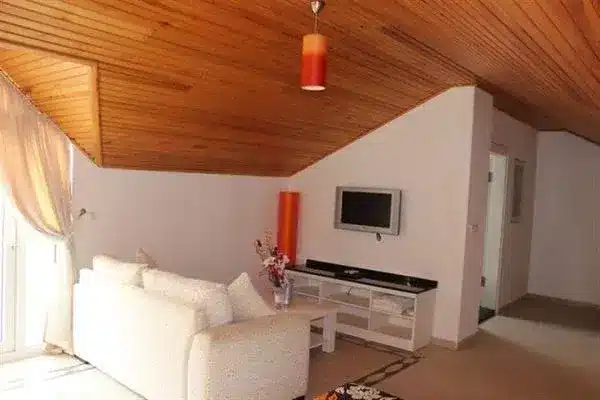 Tropical Suites Hotel