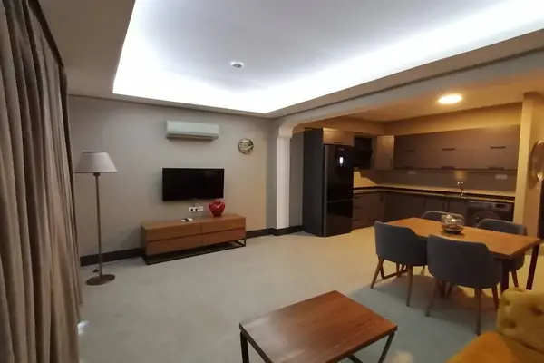 Tropical Suites Hotel